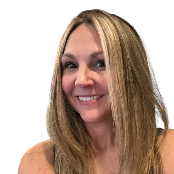 Meet your Posher, Holly - Picture 2 of 2